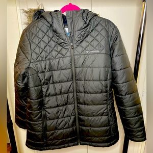 Women’s Columbia hooded jacket